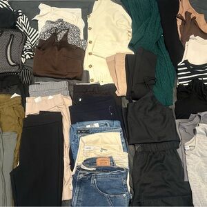 Lot of 30 pieces women’s clothing M-XL